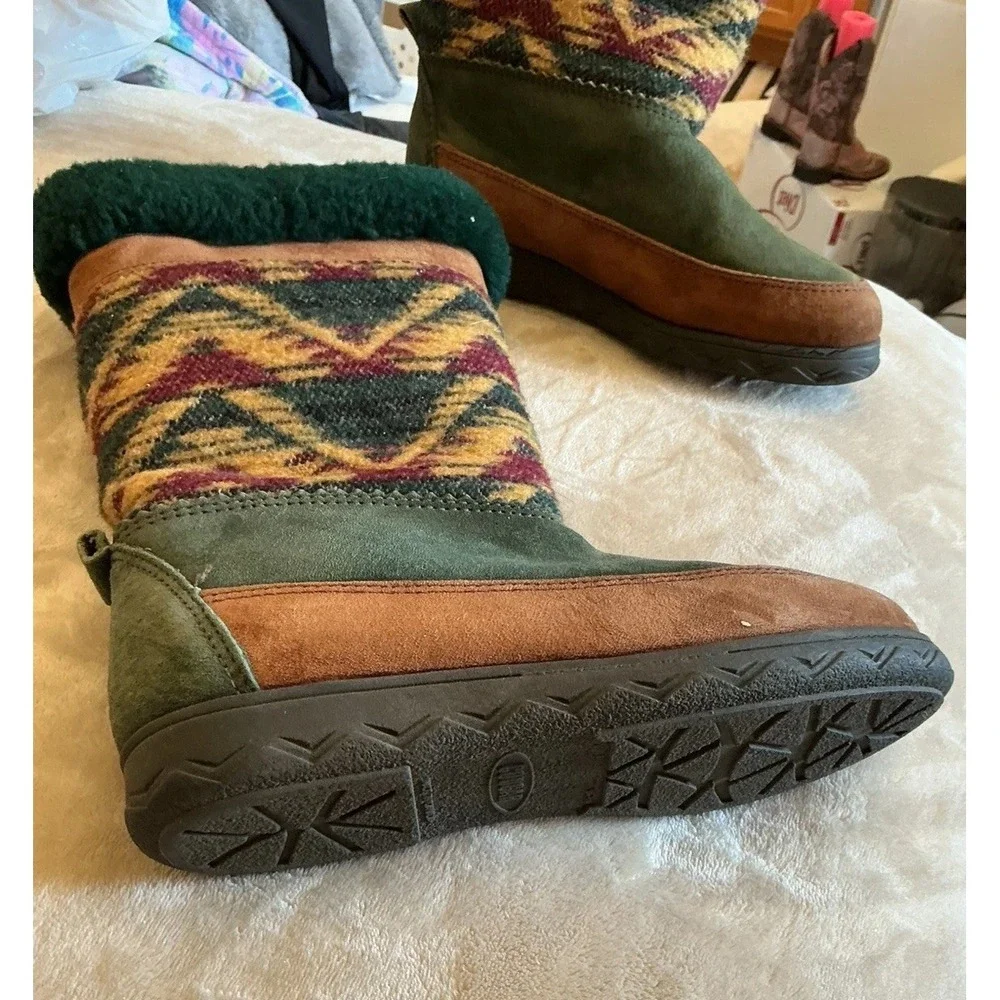 Vintage Cougar Apres Ski Boots Made In Canada Size 6 Medium Green Maroon & Tan